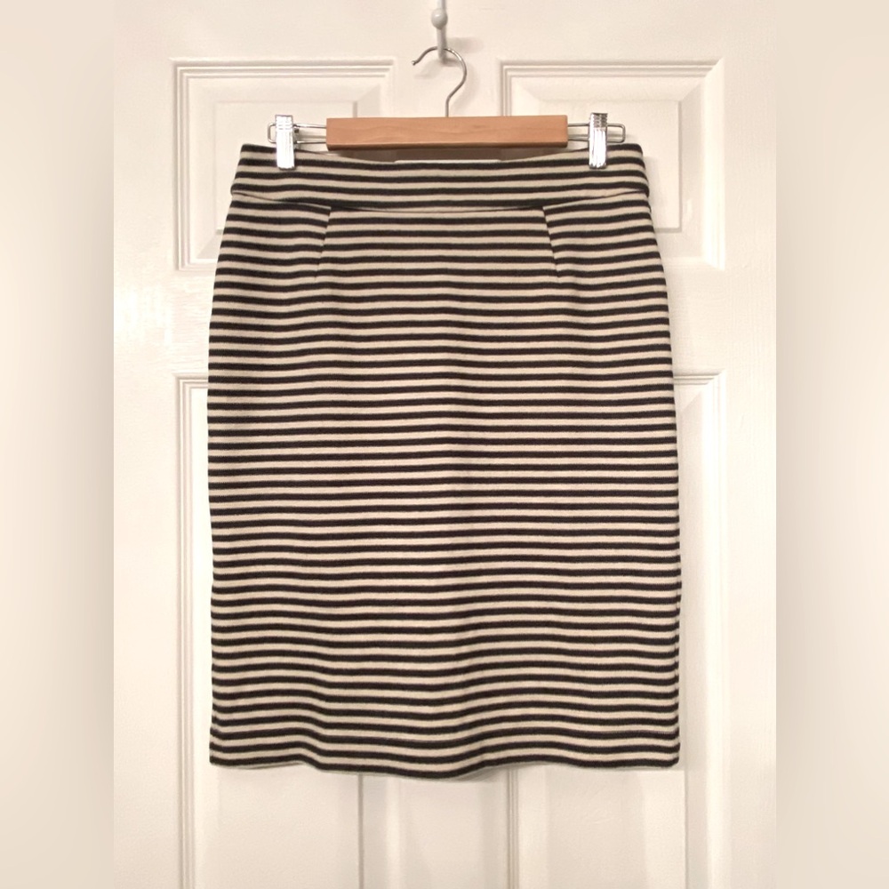 Banana Republic skirt *GENTLY worn*